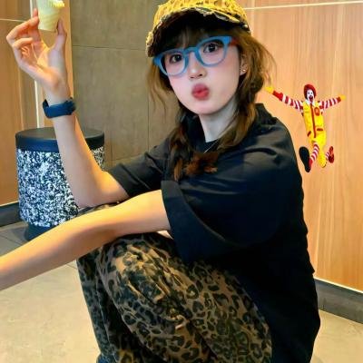 雾中的女孩